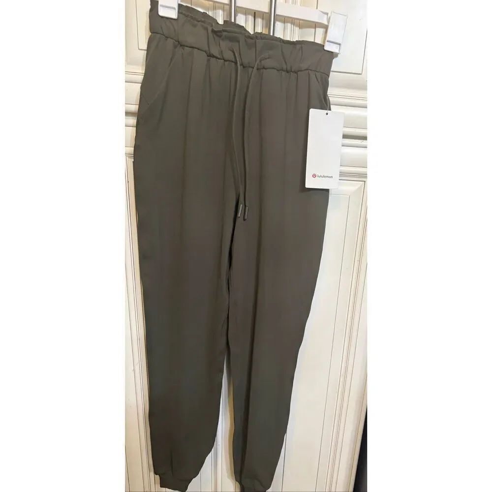 Lululemon Womens Stretch Luxtreme High Rise Joggers Pants Green Small NWT